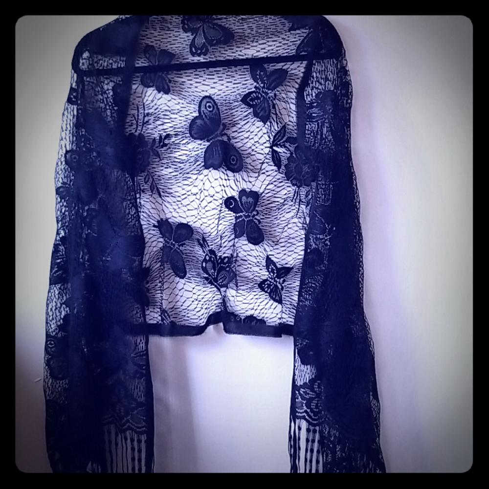 Black butterfly shawl 🦋